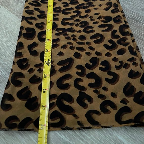 ⭐️SOLD⭐️VINTAGE Large Animal Print Scarf & Gold Tone Holder - Picture 3 of 8